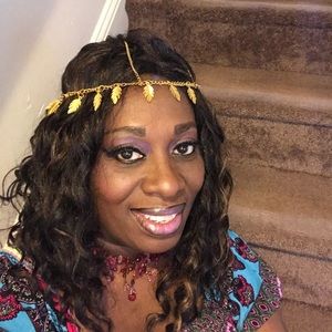 Meet your Posher, Sharon